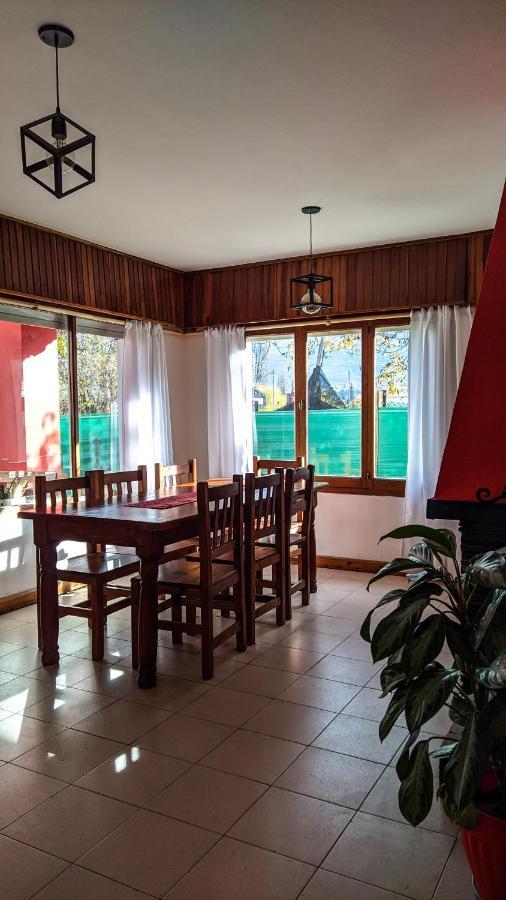 De Tal Palo Hostel El Bolsón Eksteriør billede